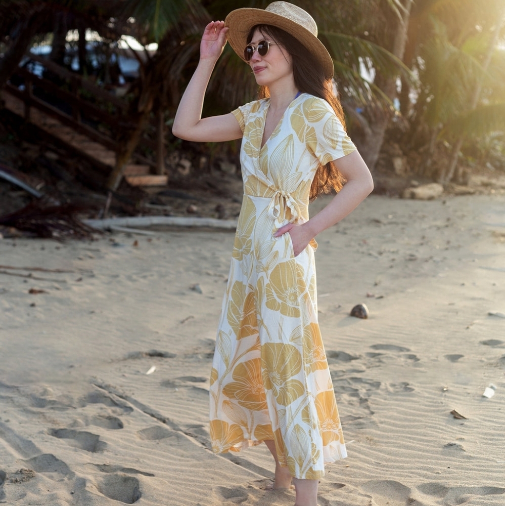 Happy Earth Isla Midi Dress In Poppies XS NWT - Yellow and White Floral Dress